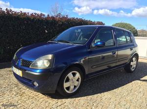 Renault Clio V AC km Abril/02 - à venda -