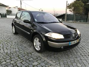 Renault Mégane dinamic Outubro/03 - à venda - Ligeiros