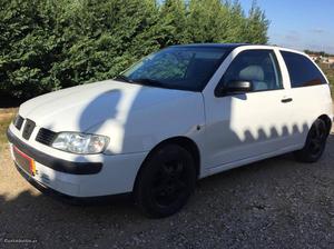 Seat Ibiza 5 Lugares Outubro/01 - à venda - Ligeiros