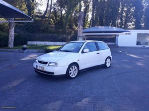 Seat Ibiza 6k Março/99 - à venda - Comerciais / Van, Braga