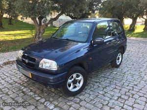 Suzuki Grand Vitara 1.6 + AC Março/00 - à venda - Pick-up/