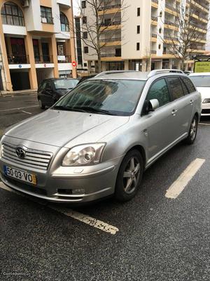 Toyota Avensis D4D Outubro/03 - à venda - Ligeiros