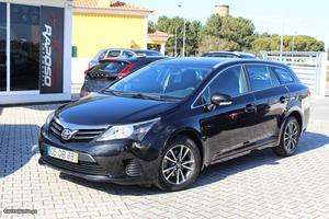 Toyota Avensis SW 2.0 D-4D Comfort Setembro/13 - à venda -