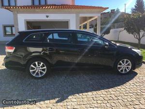 Toyota Avensis sw d-4d  cv Junho/10 - à venda -