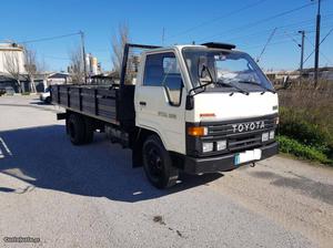 Toyota Dyna  K Reais Outubro/90 - à venda -