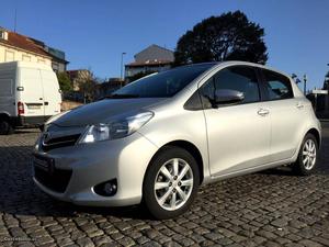 Toyota Yaris HIGH PACK 157EUR S/ Abril/14 - à venda -