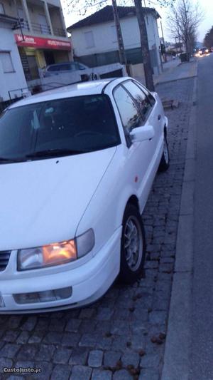 VW Passat 1.9TDI Março/94 - à venda - Ligeiros