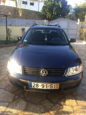 VW Passat carrinha Abril/98 - à venda - Ligeiros