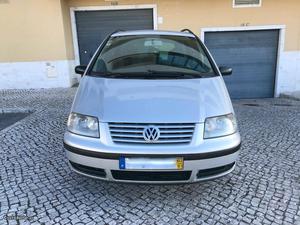 VW Sharan 1.9 TDi HighLine 7L Janeiro/02 - à venda -