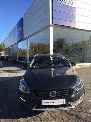  Volvo V60 Cross Country 2.0 D3 Momentum Geartronic