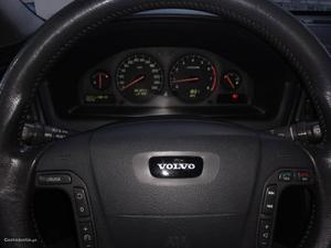 Volvo V70 T cv Fevereiro/02 - à venda - Ligeiros