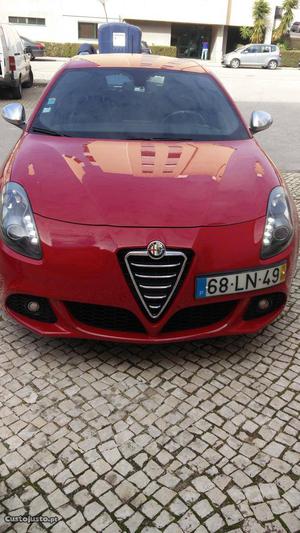 Alfa Romeo Giulietta  com 140cv Março/11 - à venda -