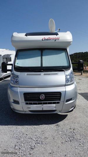 Autocaravana Challenger - Cama central e cama basc Maio/14 -