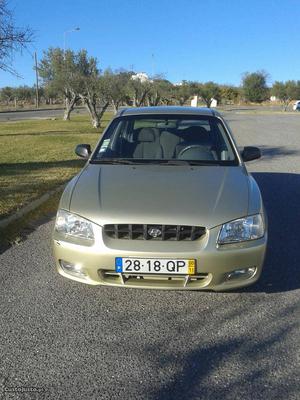 Hyundai Accent 1.3 GLS km Novembro/00 - à venda -