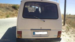 Nissan Urvan 2.3D B/Motor Setembro/87 - à venda -