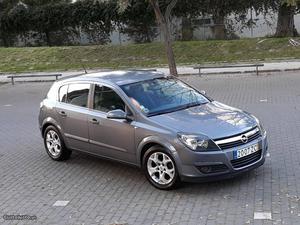 Opel Astra 1.7 COSMO M6 Outubro/04 - à venda - Ligeiros