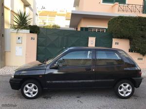 Renault Clio 1.9 d Outubro/97 - à venda - Ligeiros