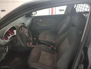 Seat Ibiza 1.4TDI VAN Novembro/06 - à venda - Comerciais /