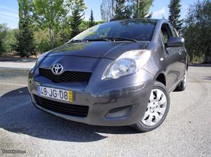 Toyota Yaris 1.0 VVT-I Junho/10 - à venda - Ligeiros