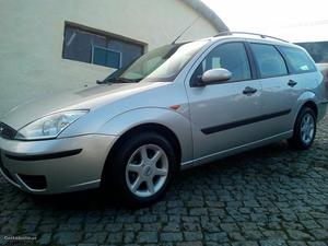 Ford Focus 1.4 i z-tec Janeiro/02 - à venda - Ligeiros