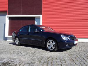 Mercedes-Benz E 220 Cdi Avant. aut. Junho/03 - à venda -