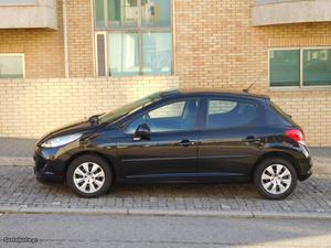 Peugeot  VTi 95cv Active Março/10 - à venda -