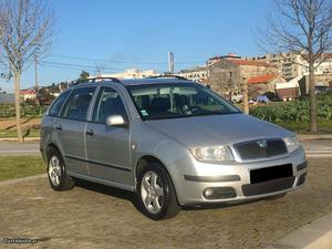 Skoda Fabia 1.4 TDI ELEGANCE Fevereiro/06 - à venda -