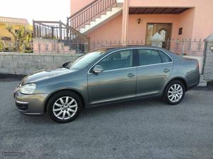 VW Jetta 1.9Tdi Highline 105c Dezembro/05 - à venda -