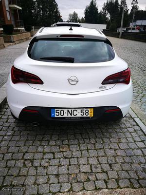 Opel Astra GTC Junho/12 - à venda - Ligeiros Passageiros,