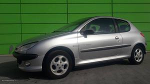 Peugeot 206 Quiksilver Maio/01 - à venda - Ligeiros