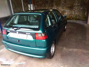 Seat Ibiza.apenas um resisto Julho/98 - à venda - Ligeiros