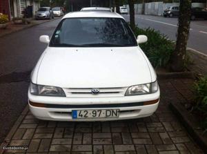 Toyota Corolla 2.0 D star van Abril/95 - à venda - Ligeiros