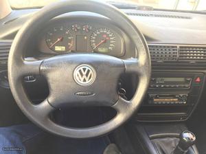 VW Passat 1.6 Novembro/98 - à venda - Ligeiros Passageiros,