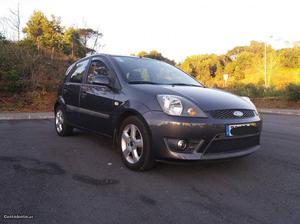 Ford Fiesta 1.4 Tdci Agosto/06 - à venda - Ligeiros