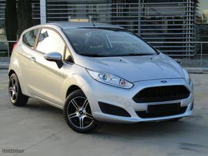 Ford Fiesta 1.5TDCI SemiNovo Maio/17 - à venda - Ligeiros