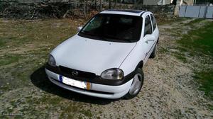 Opel Corsa v 90cv Maio/97 - à venda - Ligeiros