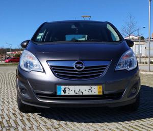 Opel Meriva Cosmo Março/11 - à venda - Ligeiros