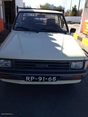 Toyota Hilux 2.4DIESEL como nova 4x2 Abril/87 - à venda -