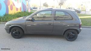 Opel Corsa B 1.5 td Dezembro/93 - à venda - Ligeiros