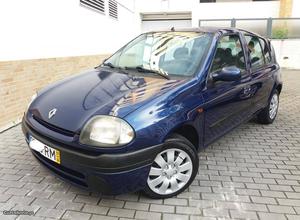 Renault Clio 1.2 RT KMS Abril/01 - à venda - Ligeiros