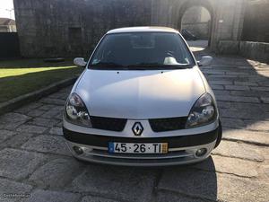 Renault Clio V Expression Abril/02 - à venda -