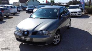 Seat Ibiza v Junho/02 - à venda - Ligeiros