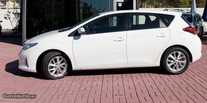 Toyota Auris auris 2.0 D4D Maio/13 - à venda - Ligeiros