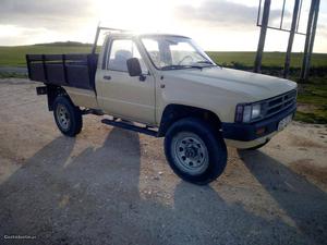 Toyota Hilux 4x4 Dezembro/89 - à venda - Pick-up/