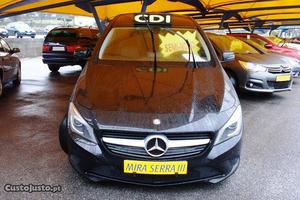 Mercedes-Benz CLA 180 CDI 109CV URBAN Outubro/14 - à venda
