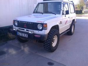 Mitsubishi Pajero 4x4 Fevereiro/89 - à venda - Ligeiros