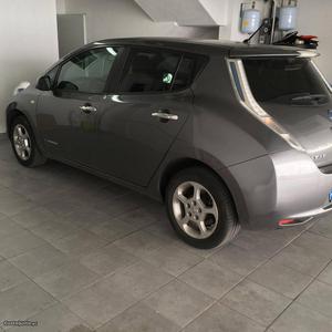 Nissan Leaf Acenta 24 KW Dezembro/14 - à venda - Ligeiros