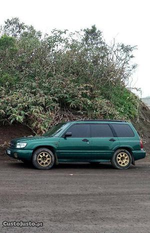 Subaru Forester  cv. Março/00 - à venda - Pick-up/