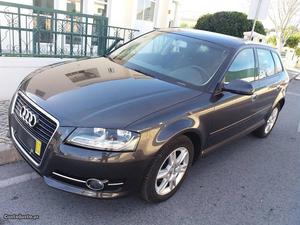 Audi A3 1.6 Sportback TDI Março/11 - à venda - Ligeiros