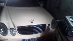 Mercedes-Benz E 220 w211 Janeiro/03 - à venda - Ligeiros